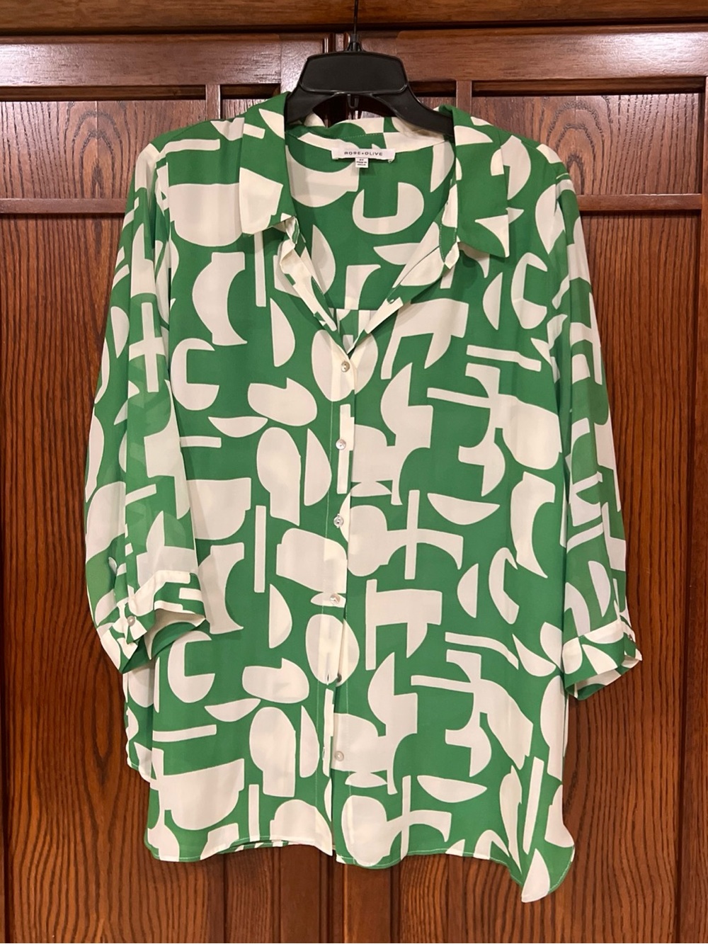 Rose + Olive Womens Blouse 2X Green White Geometric Abstract Button Up Top EUC